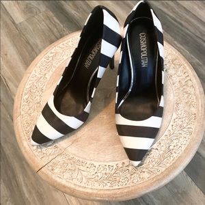 NWOT Black & White Striped Stilettos Size7